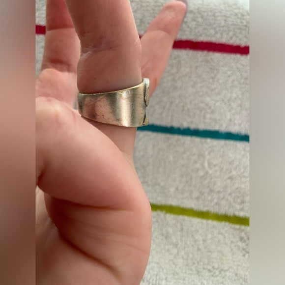 Antique Style Initial Ring - Picture 8 of 11